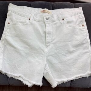 🍹 Women's Levi's Raw Edge Shorts 🍹